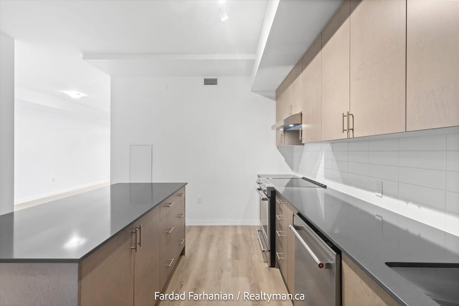 8960 Jane Street #523, Vaughan (Concord), Ontario, L4K 0N9, photo 2