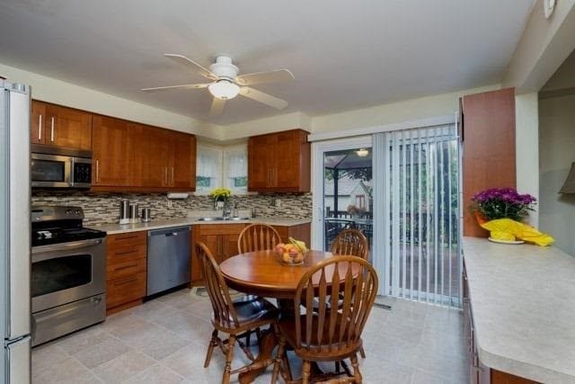 25 Peevers Cres, Newmarket (Glenway Estates), Ontario, L3Y 7T5, photo 4
