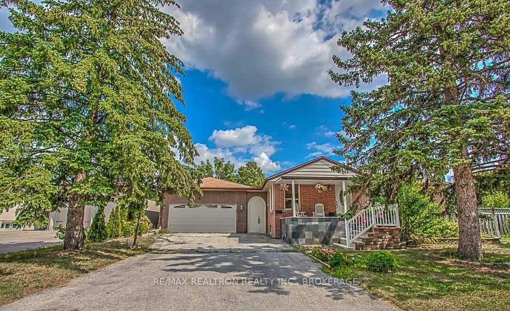 385 Marybay Cres, Richmond Hill (Crosby), Ontario L4C 2X5, Sold property listing represented by Fardad Farhanian, RealtyMan