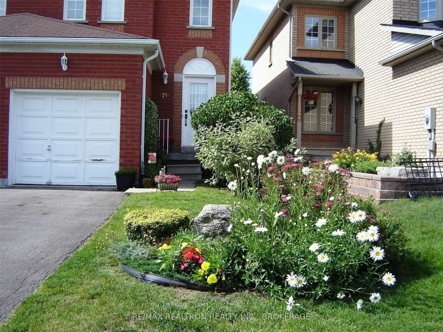 73 Widdifield Ave, Newmarket (Armitage), Ontario, L3X 1Z5, photo 2