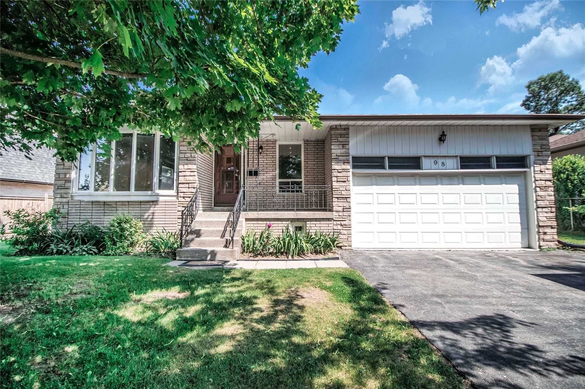 98 Garden Ave, Richmond Hill (South Richvale), Ontario L4C 6M1, Sold property listing represented by Fardad Farhanian, RealtyMan