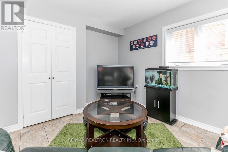 75 Aishford Road, Bradford West Gwillimbury, Ontario, L3Z 3H9, photo 3
