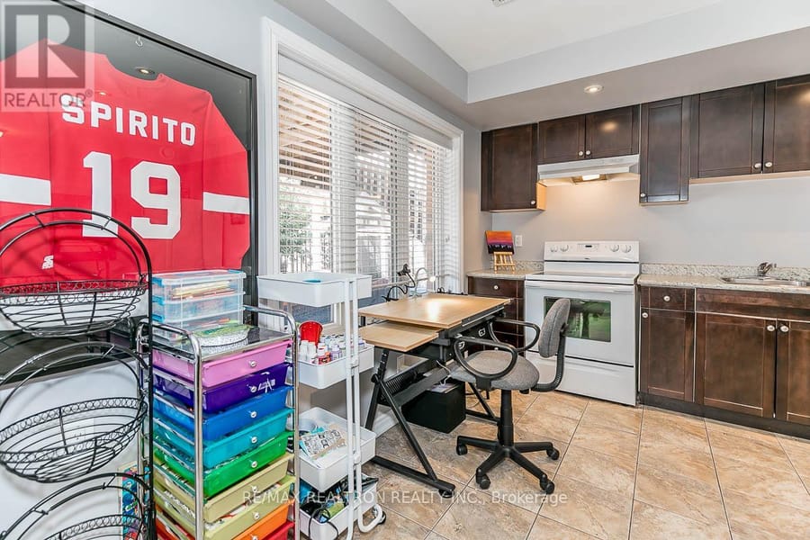 75 Aishford Road, Bradford West Gwillimbury, Ontario, L3Z 3H9, photo 4